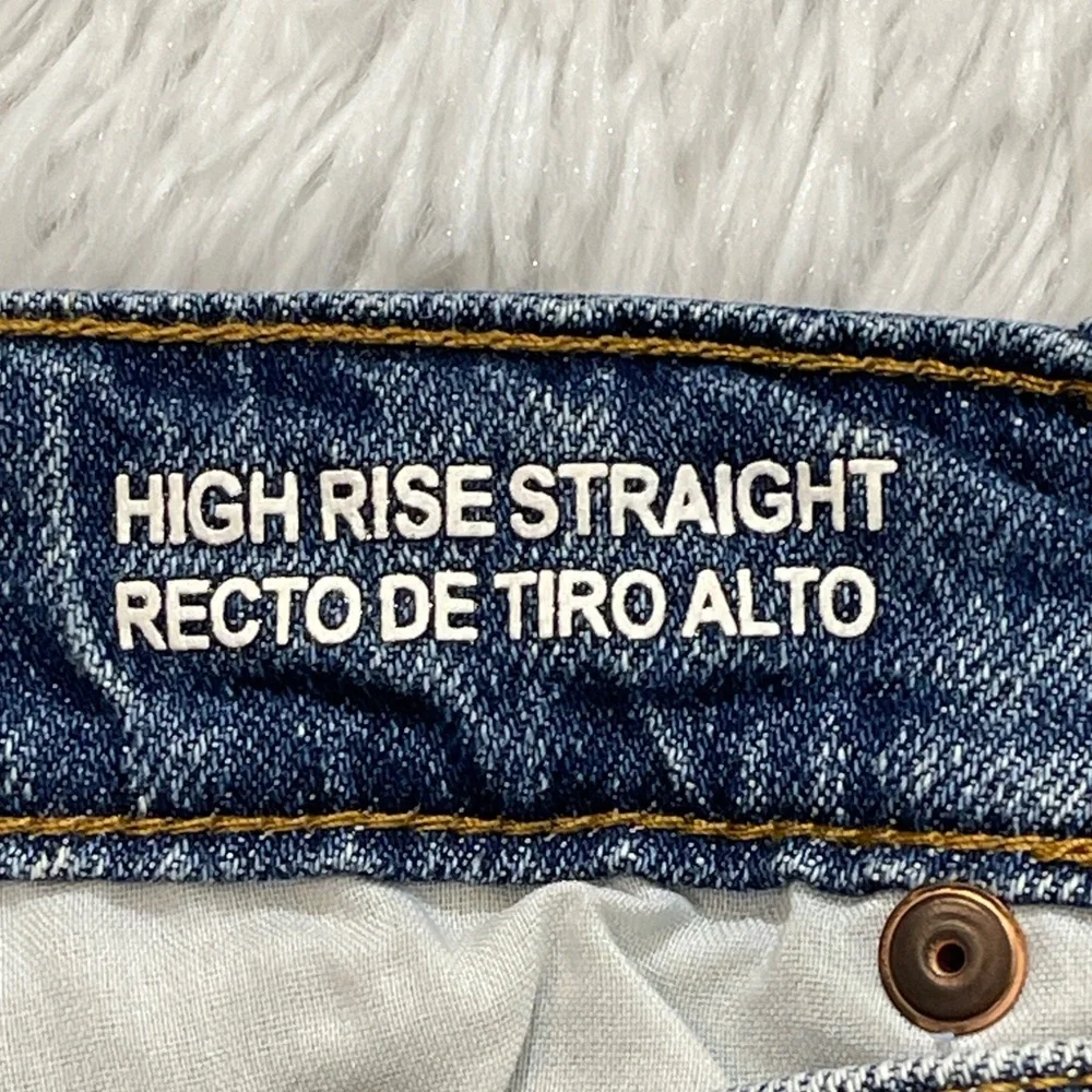 Wild Fable  Distressed Blue Jeans WOMENS 6 HIGH RISE STRAIGHT  BUTTON FLY